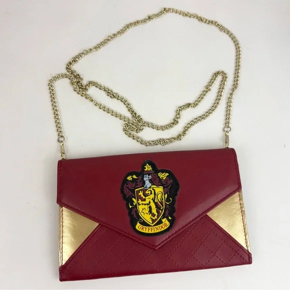 HARRY POTTER GRYFFINDOR Crossbody Purse with Chaim Strap - Picture 1 of 14